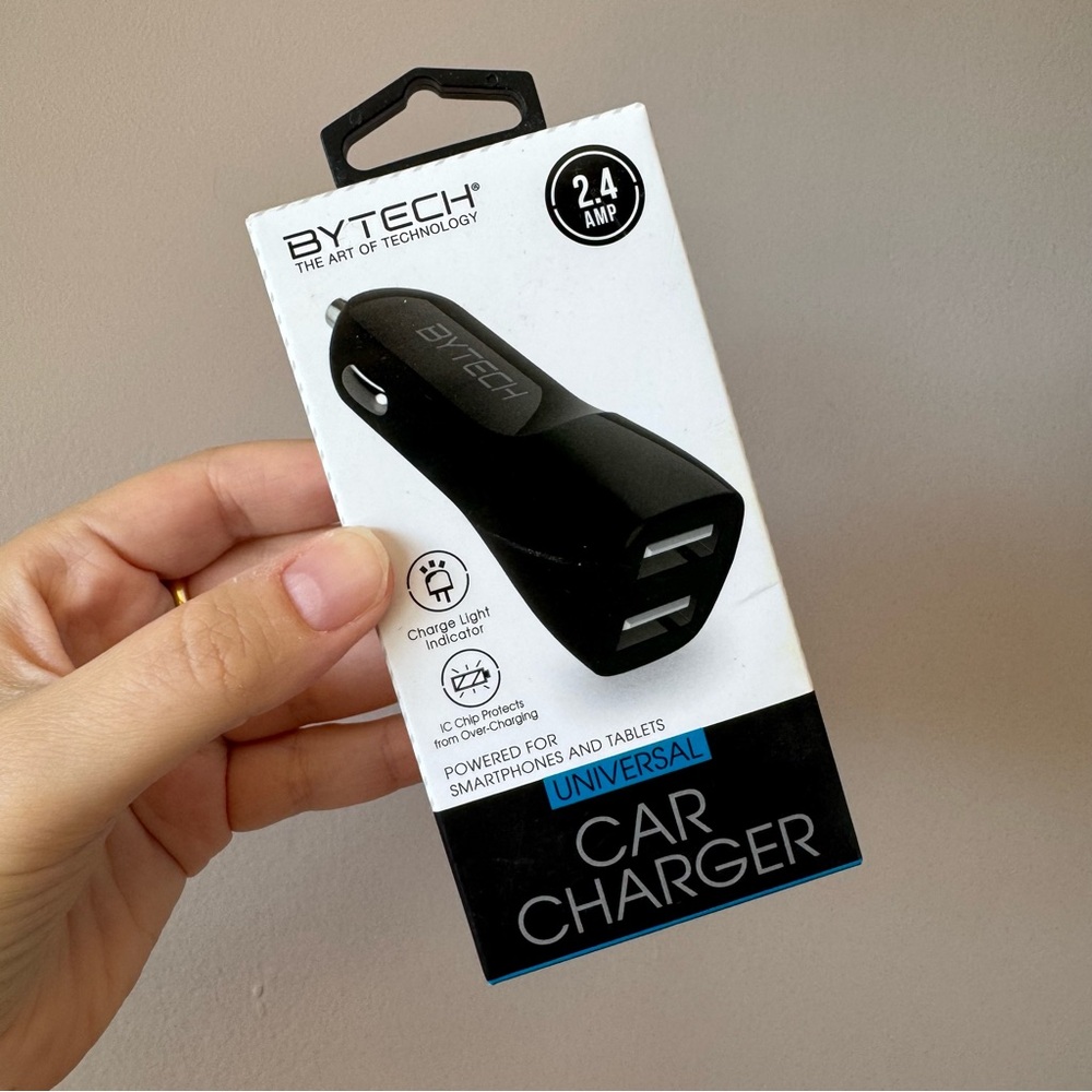 Bytech Brand New 2.4 AMP Universal Dual USB Car Charger for Smartphone/ Tablet